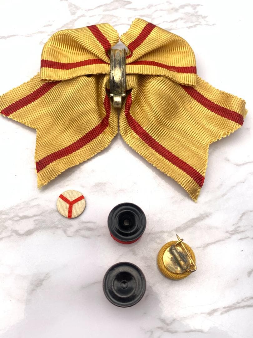 勲八等宝冠章　勲章　明治勲章