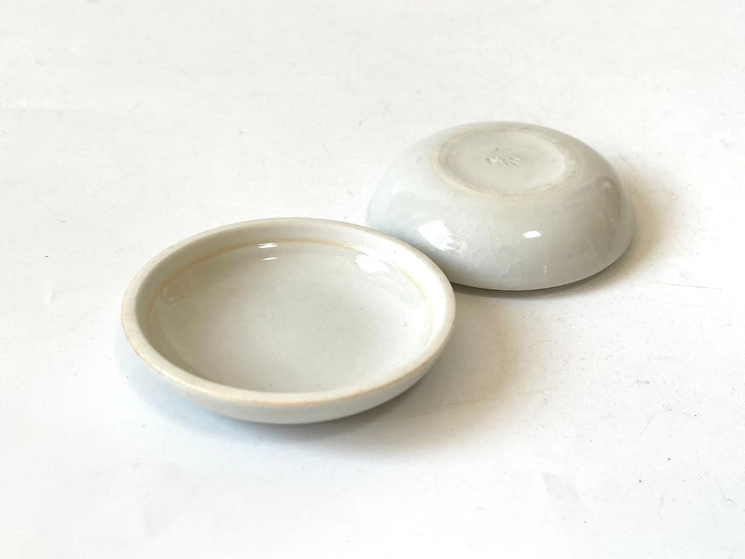 骨董　アンティーク　陶芸家　井上良斎　染付菊御紋　香合　白磁　共箱　茶道具