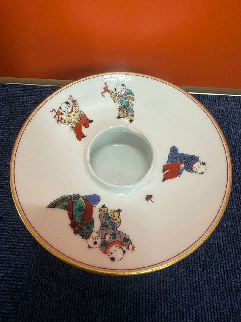 1724 香蘭社　灰皿　金彩