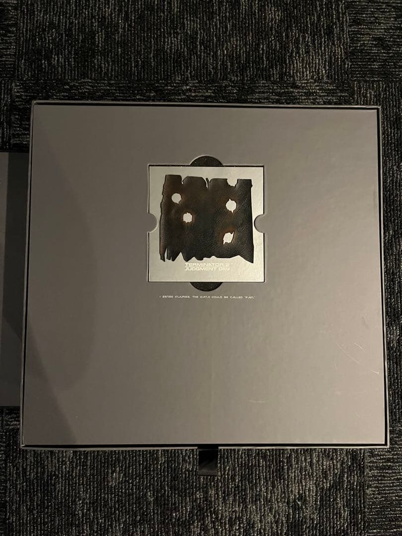 ホットトイズ ムービーマスターピースDX ターミネーター2 T-800ダメージ版