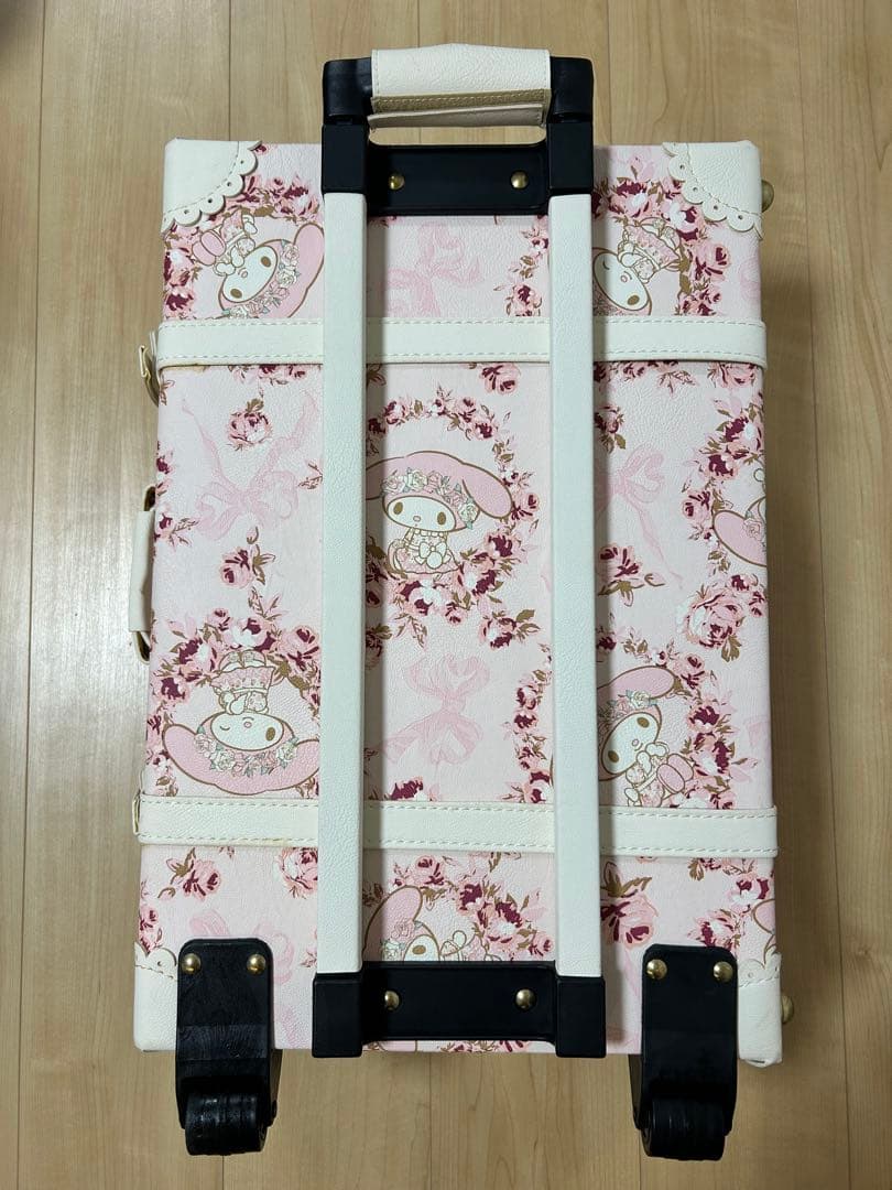 リズリサ限定　マイメロディコラボ　キャリーケース