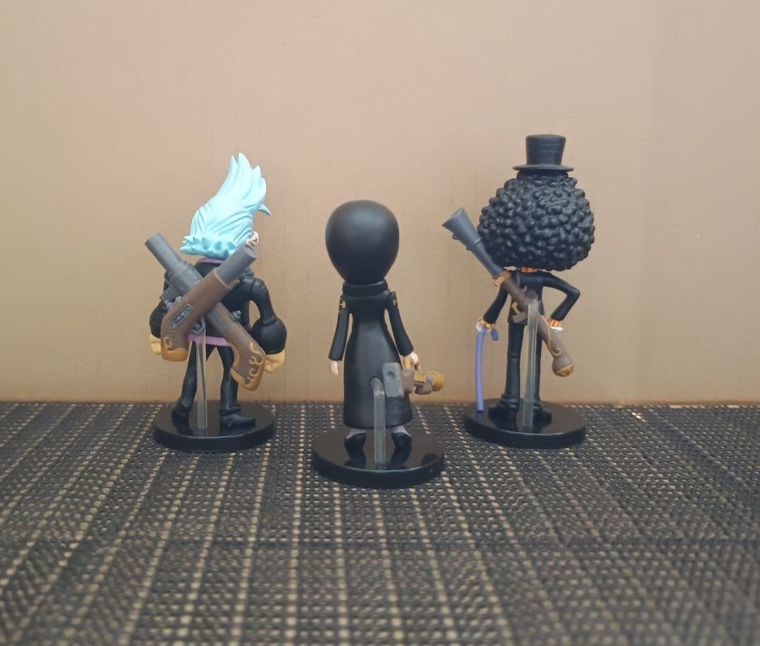 ワーコレ　ストロングワールド　麦わらの一味　戦闘服　ワンピース　フィギュア