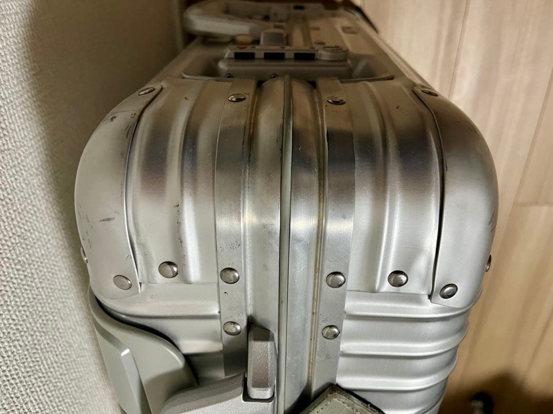 リモワ RIMOWA トパーズ キャビン マルチホイール 32L 4輪 シルバー