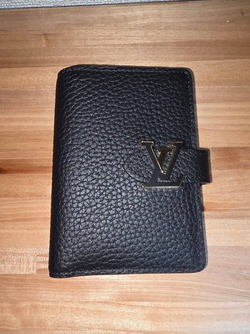 Louis Vuitton LVヴェルティカル ウォレット コンパクト