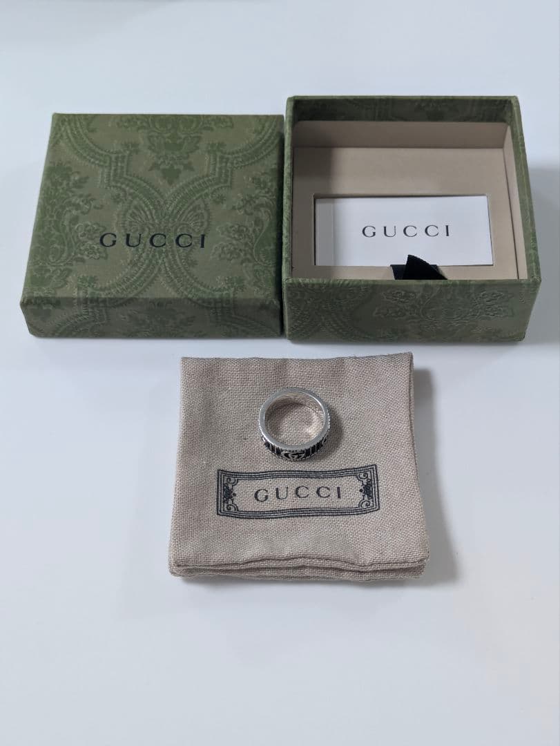 GUCCI インターロッキングG シルバー ブラック ロゴリング　17号