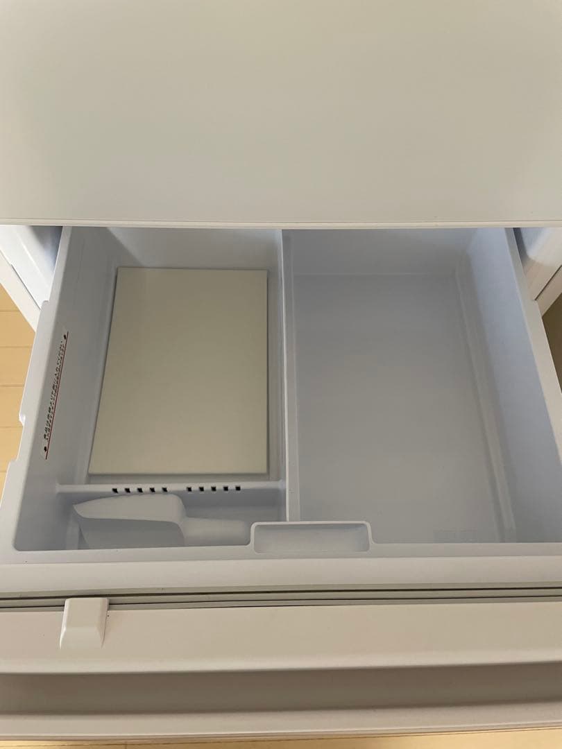 三菱冷蔵庫　272L 白　2022年製