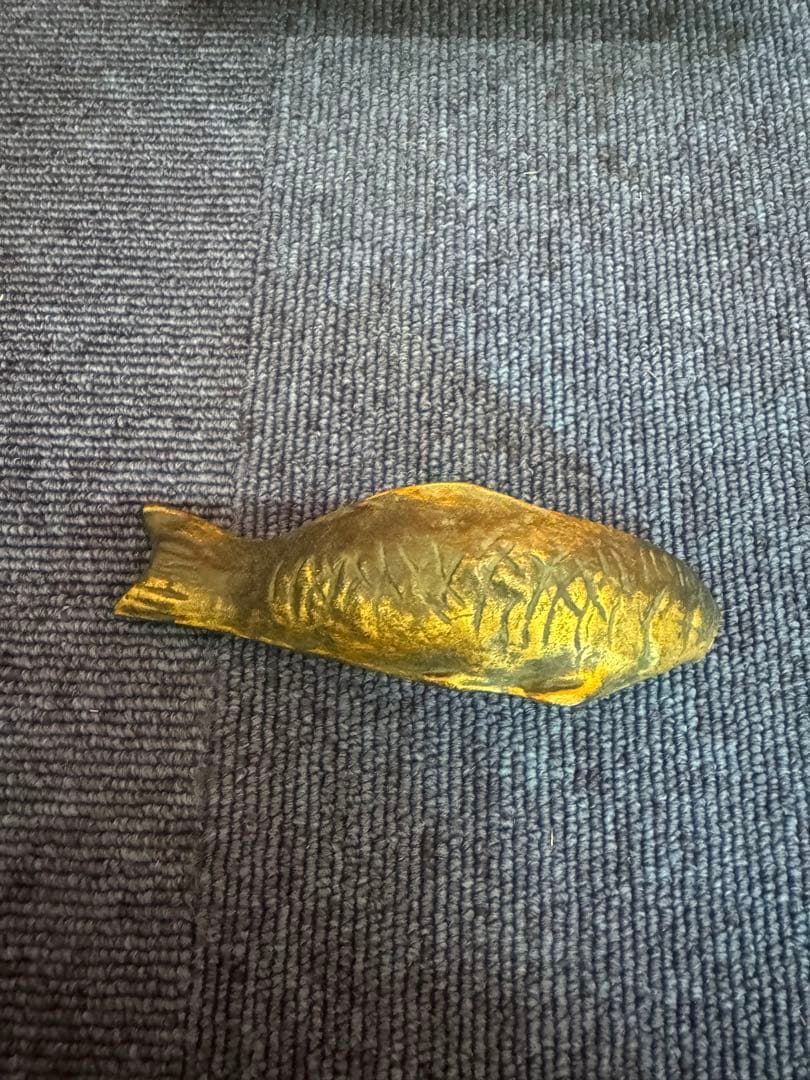 1902 彫塑家 北村西望 鮭寿恵帰 銅製 金彩 魚形文鎮 鮭置物