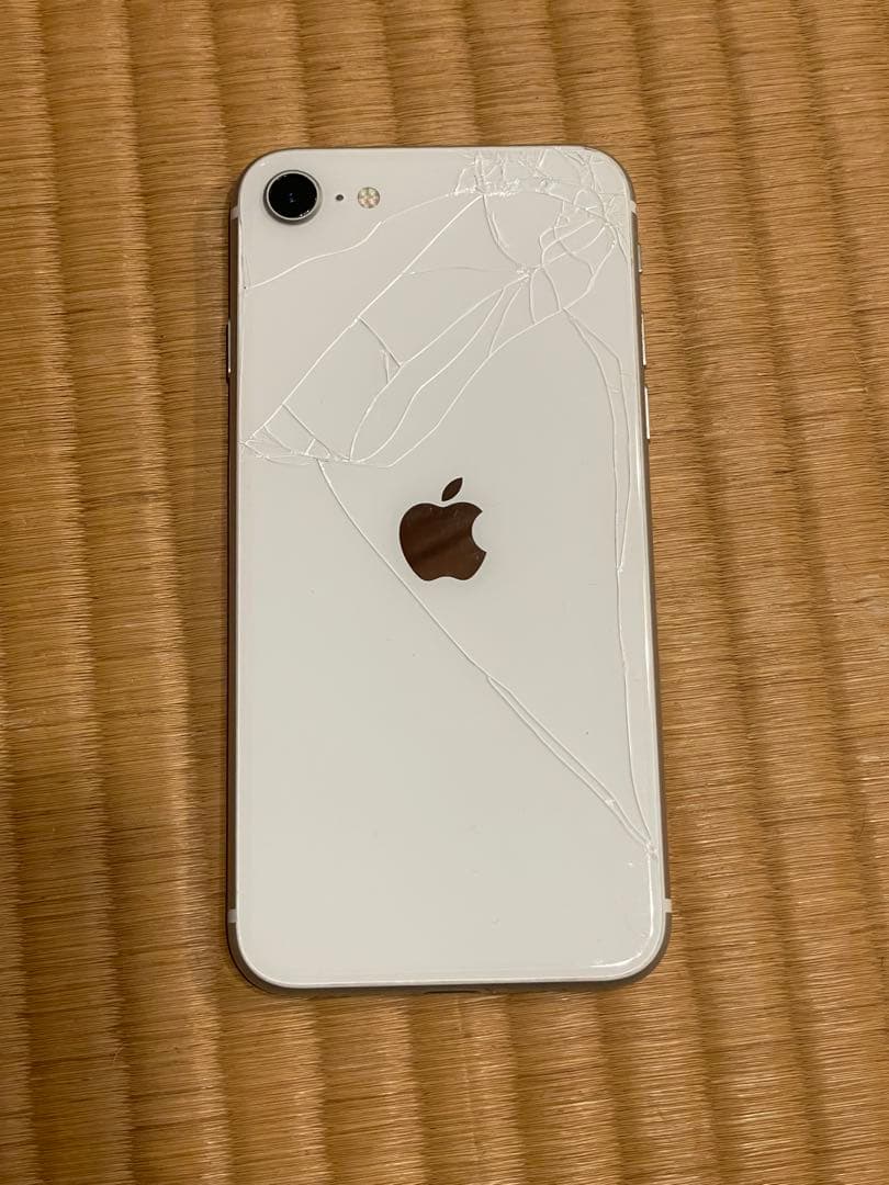 【ジャンク品】　iPhone se 第二世代　ホワイト　バッテリー残量78%