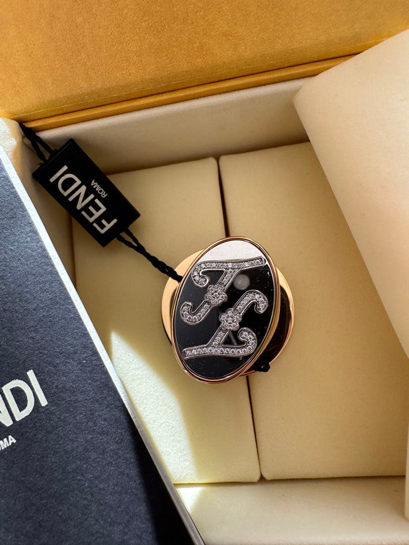 新品未使用！FENDI スマホリング