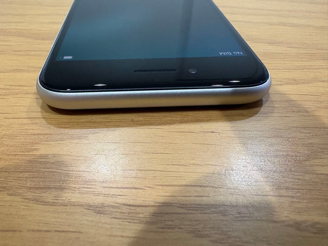 【ゆか】iPhoneSE3 ホワイト　128GB SIMフリー