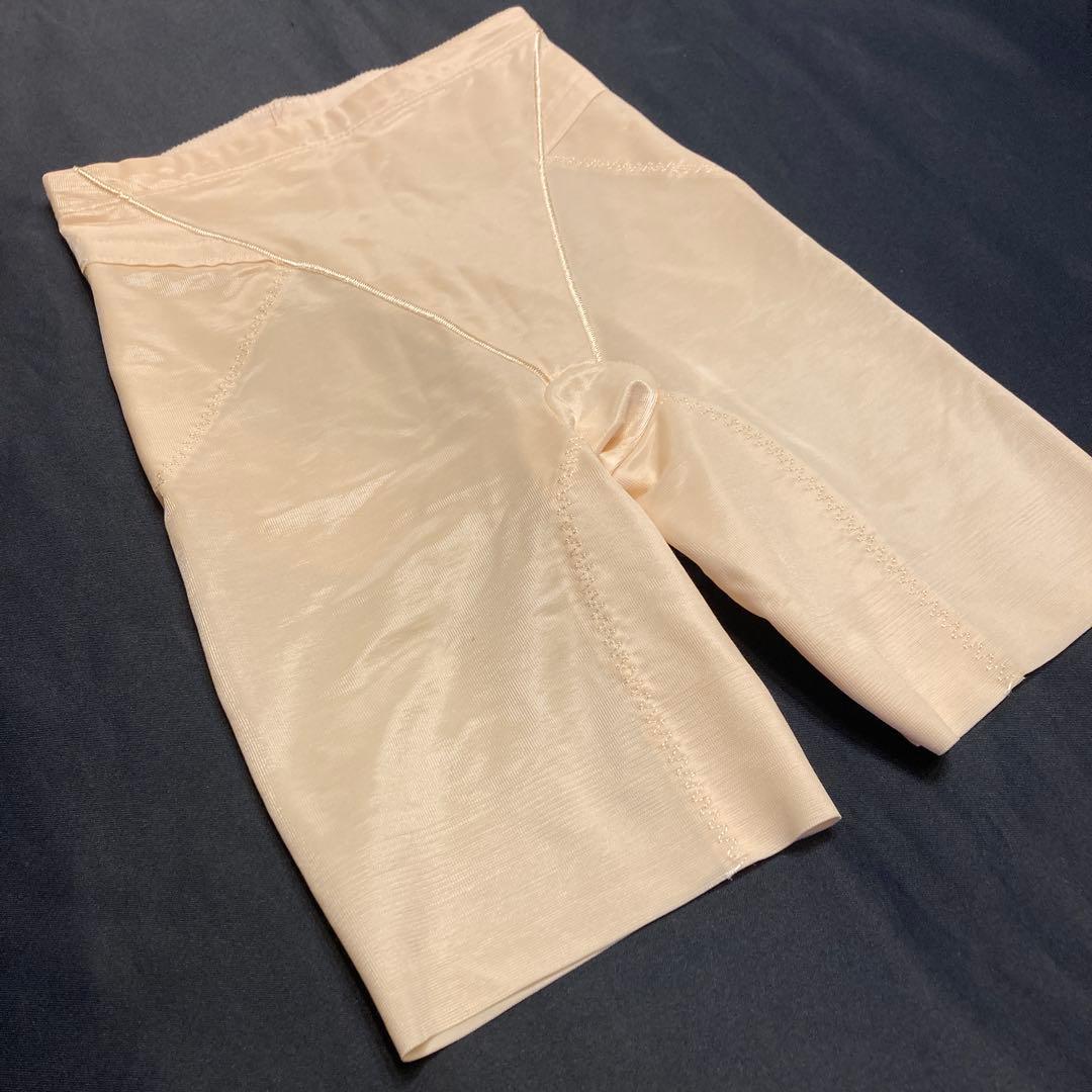 【美品】FOURSIS&COブライダルインナーVカットビスチェD75ガードル70