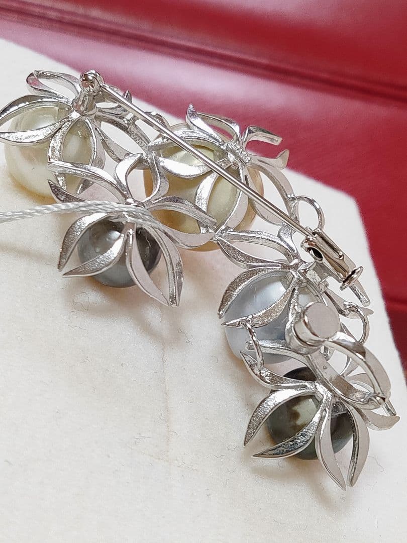 未使用品 南洋真珠 黒蝶真珠 白蝶真珠 シルバー ブローチ 兼 ペンダント