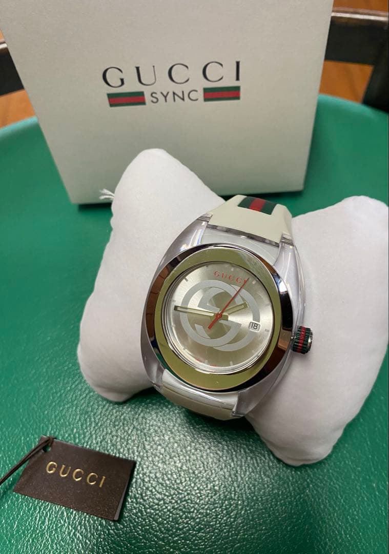 グッチ 腕時計 SYNCインターロッキングG シェリーライン 白色　ユニセックス