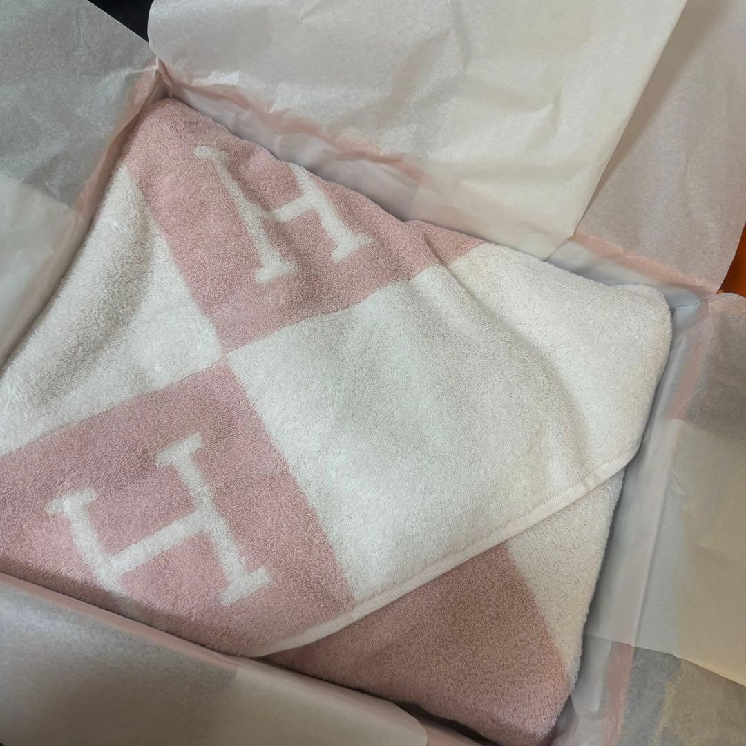 新品未使用　エルメス　バスタオル　アヴァロン　ピンク