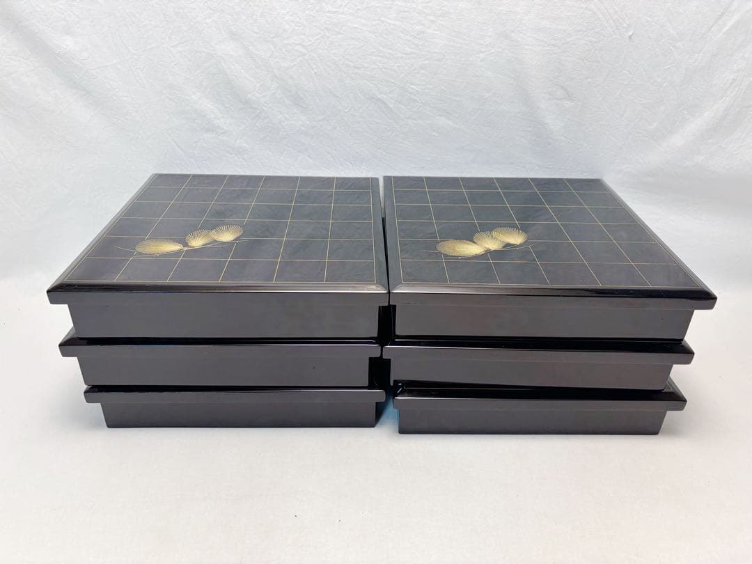 未使用 懐石道具 木曽黒塗 木製堅地 沈金松蒔絵 松花堂 弁当 6客揃 十字仕切