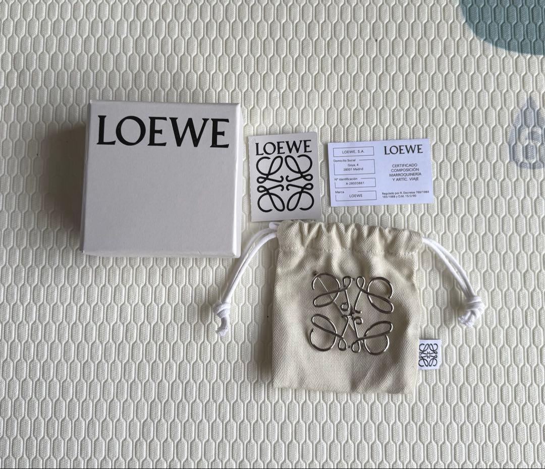 ❗️最終値下げ【美品】LOEWE ブローチ　正規品　シルバー