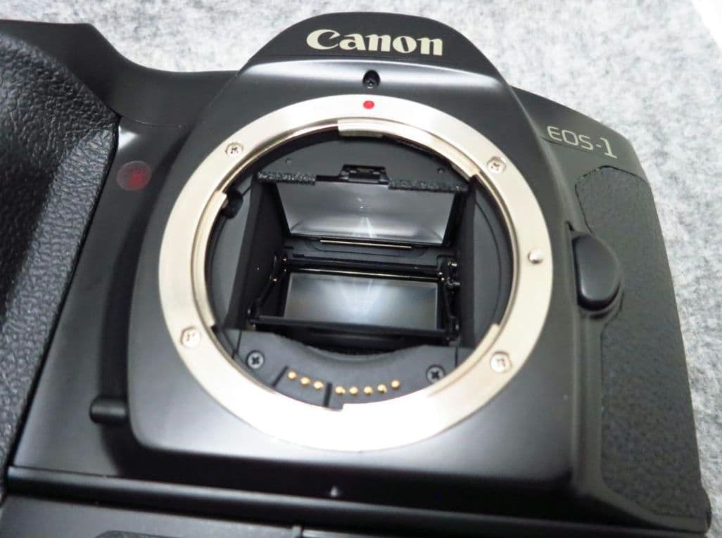 キヤノン　EOS1 HS 初代　ボディー
