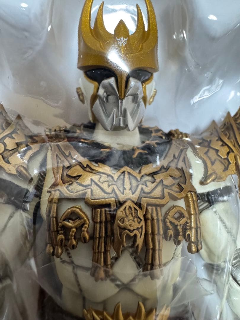 真骨彫 ン・ダグバ・ゼバ