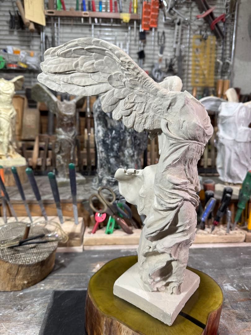 勝利の女神像 サモトラケのニケ 型製作 仕上げ塗装済み完成品 専用台座付き