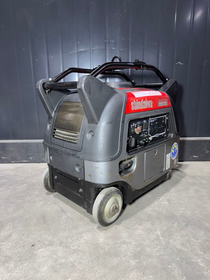 ダイワ インバーター発電機 iEG2800M 発電機ガソリンエンジン 現場