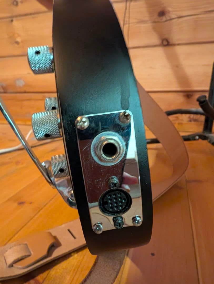 Custom エレキギター　ストライプ