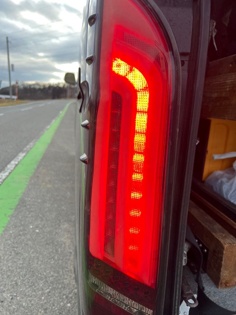 Valenti（ヴァレンティ）　ハイエース200系テールランプジャンク