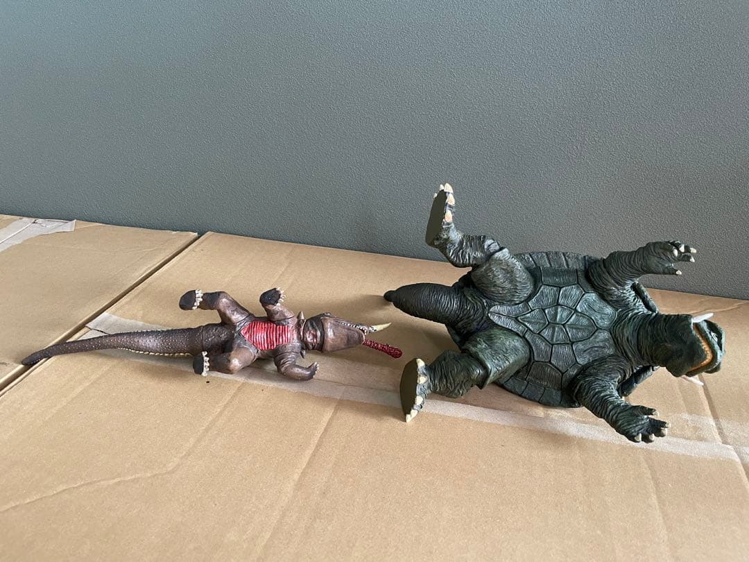 ガメラ1995レキンキャストキット完成品とユージン大映特撮シリーズバルゴン他3体