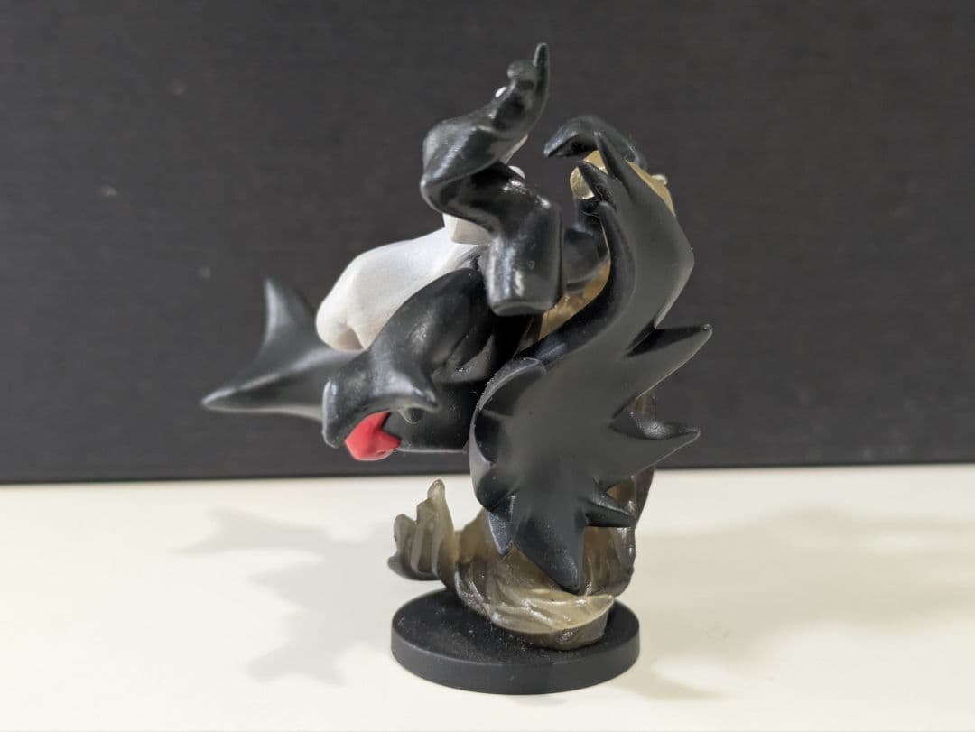 海洋堂 ダークライ フィギュア 予約特典