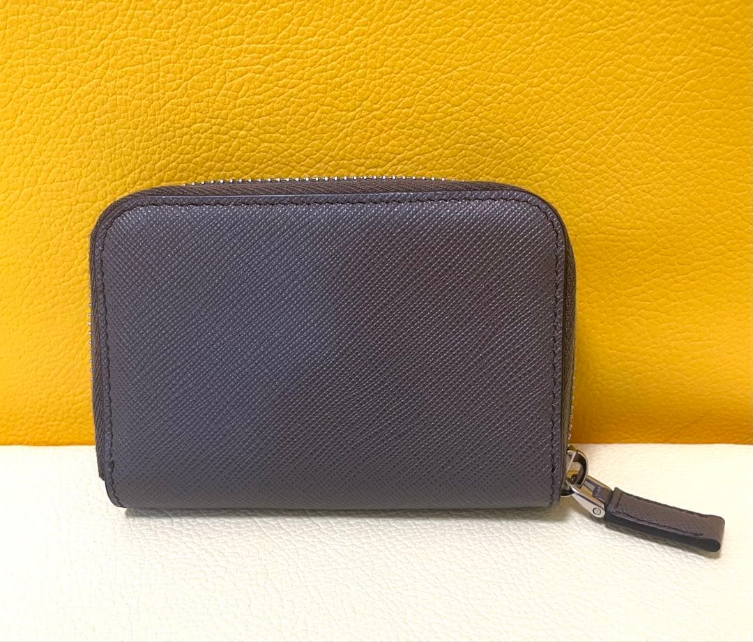 【美品】PRADA レザーケース 2MM003(定価96800円)