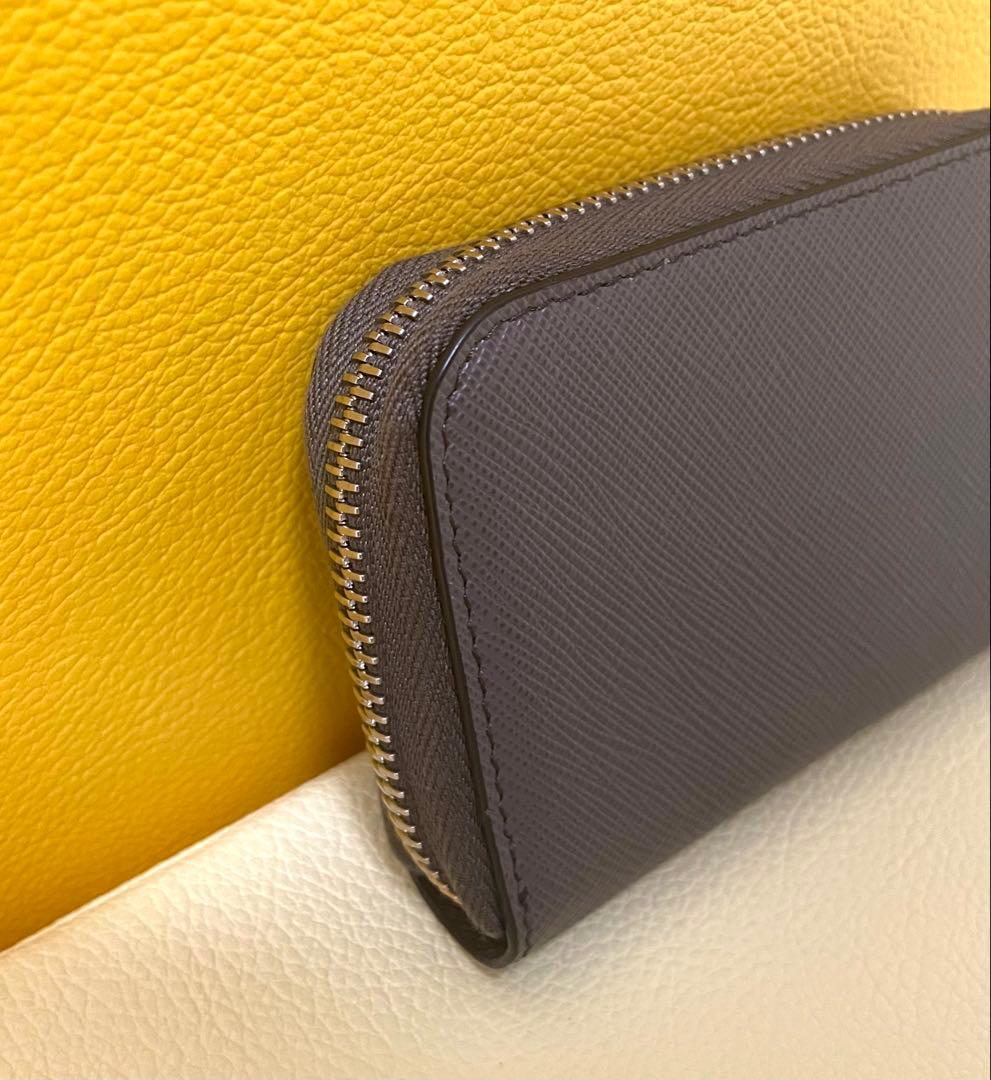【美品】PRADA レザーケース 2MM003(定価96800円)
