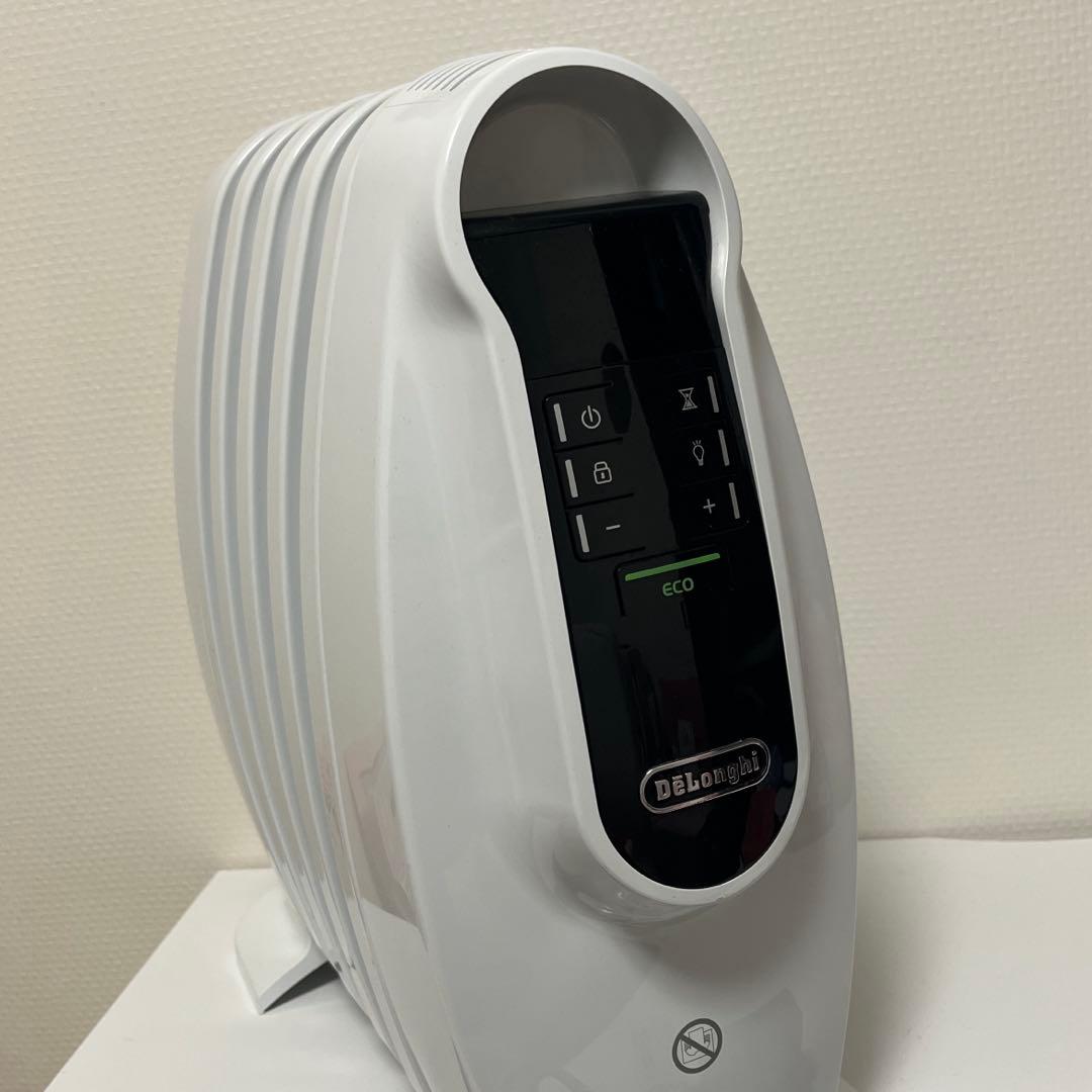 DeLonghi デロンギ ミニ オイルヒーター ホワイト　NJ0505E