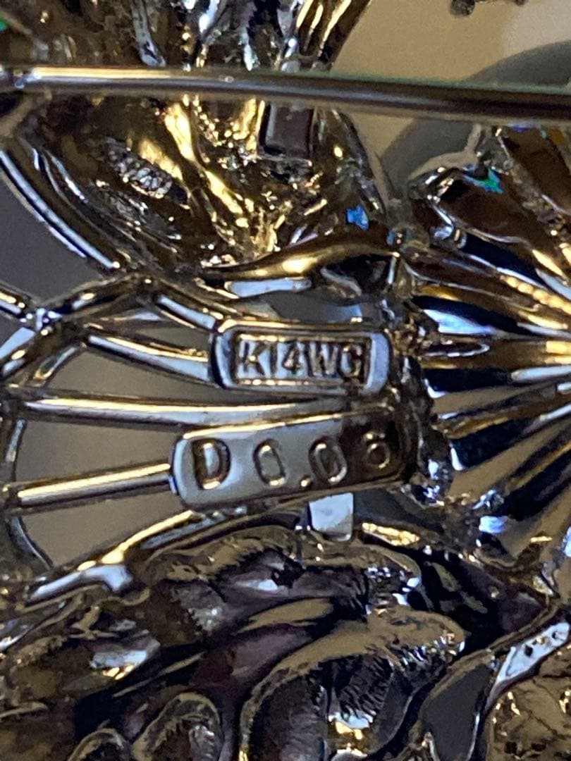 K14WGダイヤモンド 黒真珠 花モチーフ ブローチ