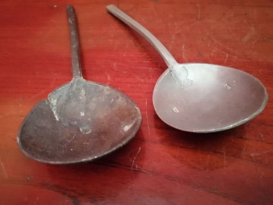 オランダ　ピュータースプーン2点（17世紀、18世紀）