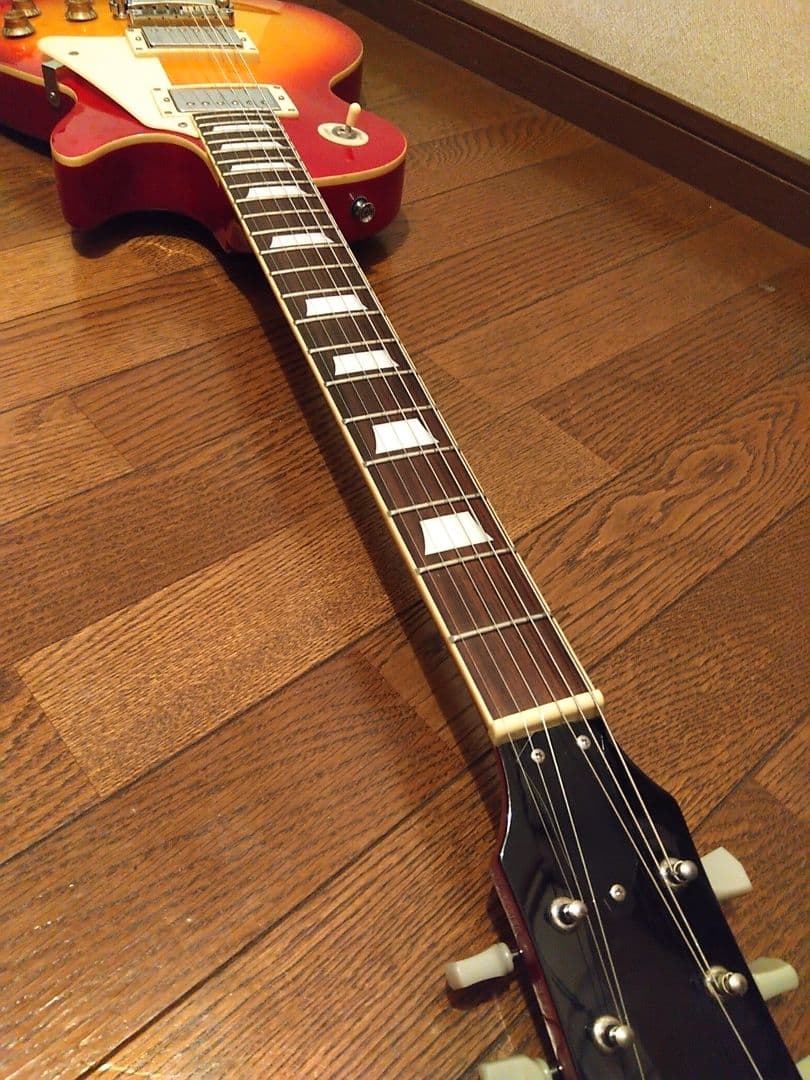 【最終価格】Maison　レスポールタイプギター【美品】