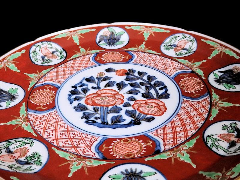 大聖寺伊万里　金襴手　丸紋に花鳥紋　牡丹の図　８寸皿　F123AS-CTd