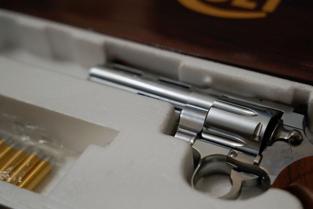 タナカコルトパイソン4インチステンレスシルバーRモデルモデルガン木製グリップ