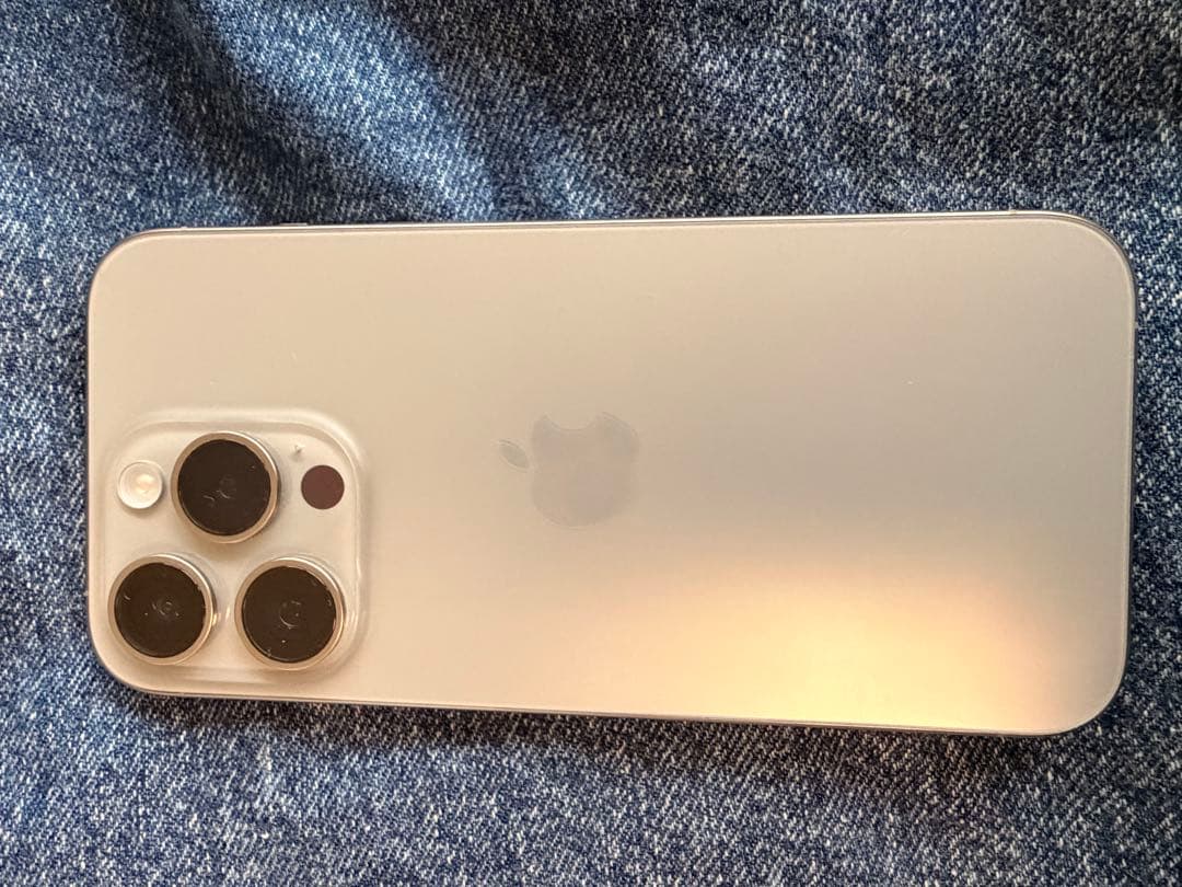 Apple iPhone15 Pro ナチュラルチタニウム 美品