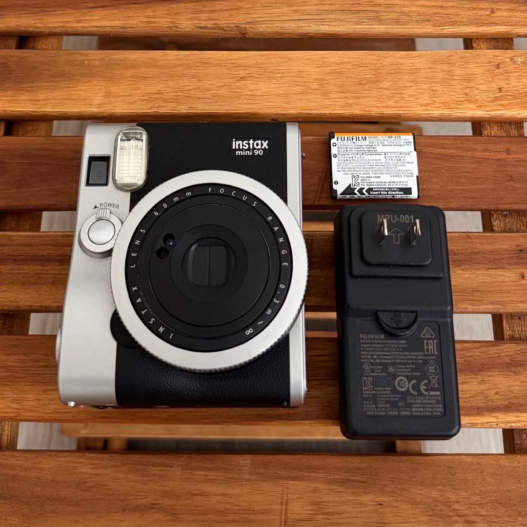 【大幅値下げ！】富士フイルム instax mini90 チェキ ネオクラシック
