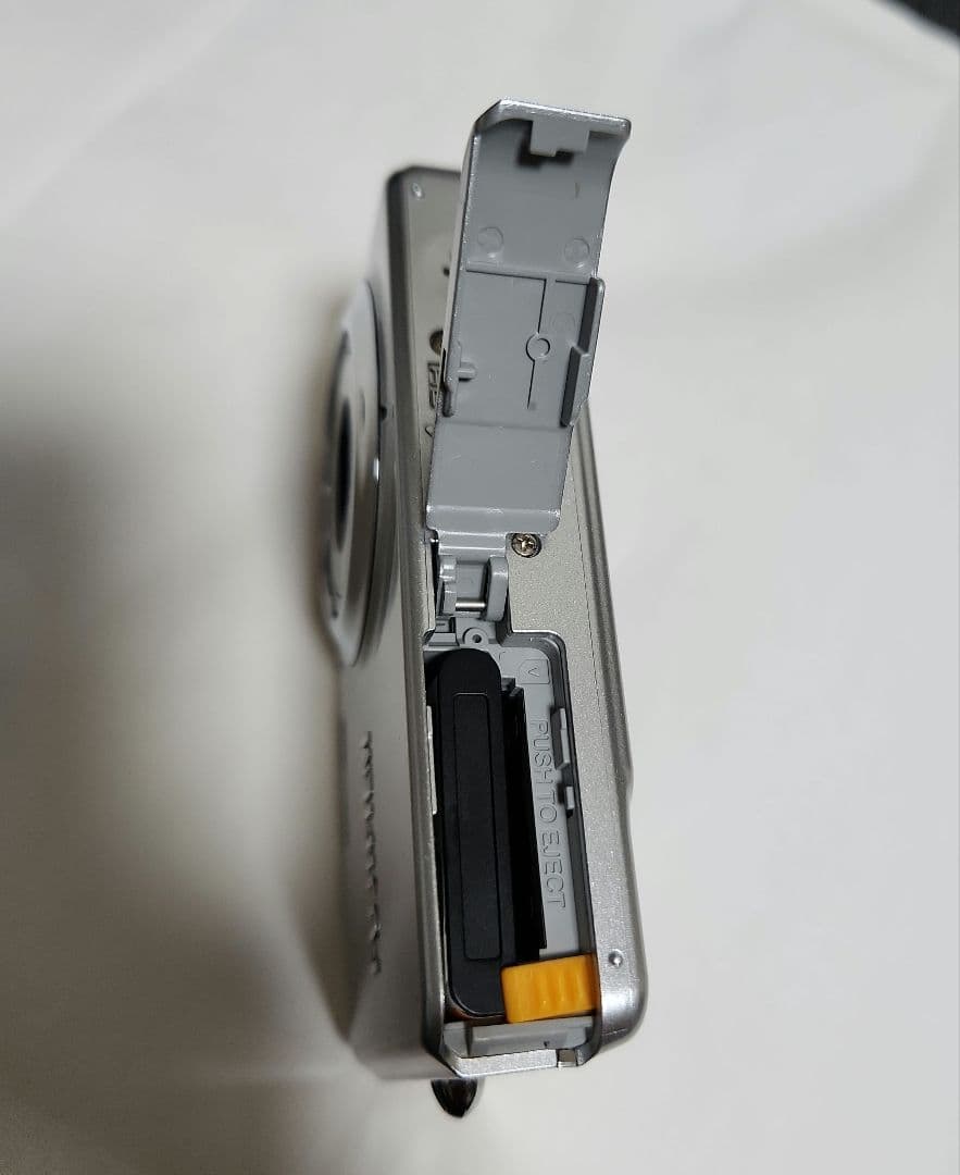 Fujifilm FinePix コンパクトデジタルカメラ 12.2メガピクセル