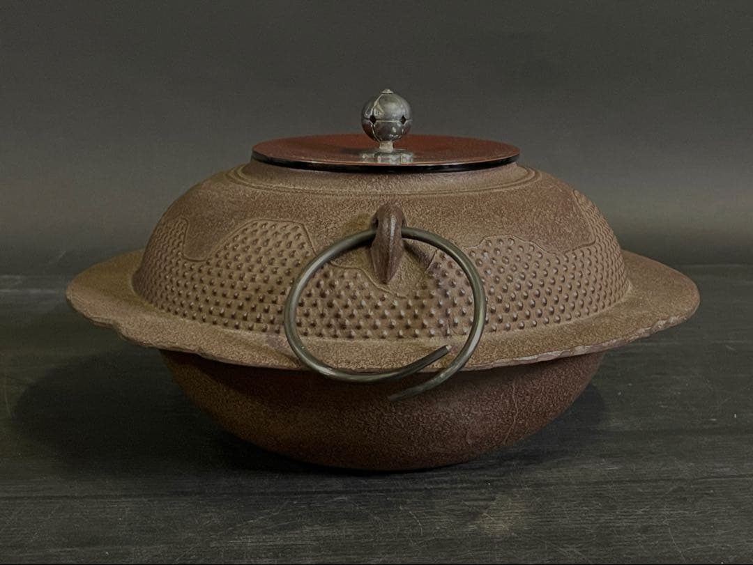 【美品】「母」 遠山霰地紋 銀摘み 透木釜 浄清 釜鐶 黄布 共箱 （20あ）