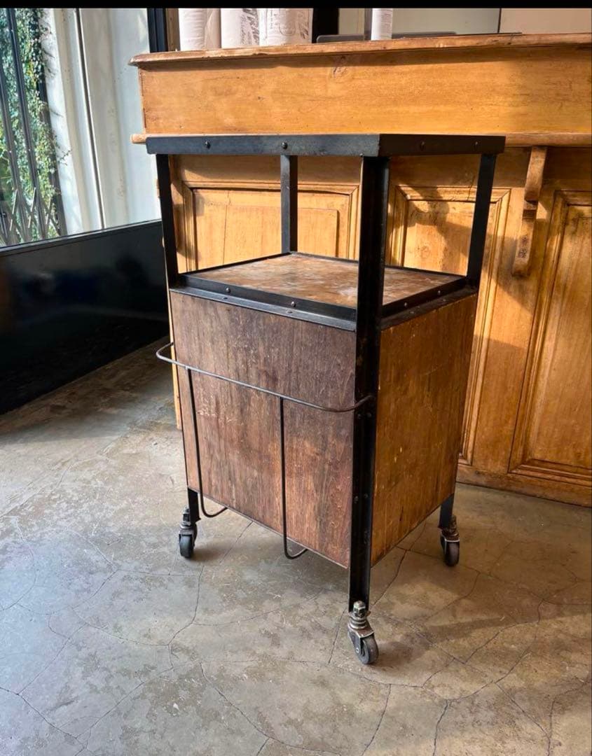 アンティークワゴン