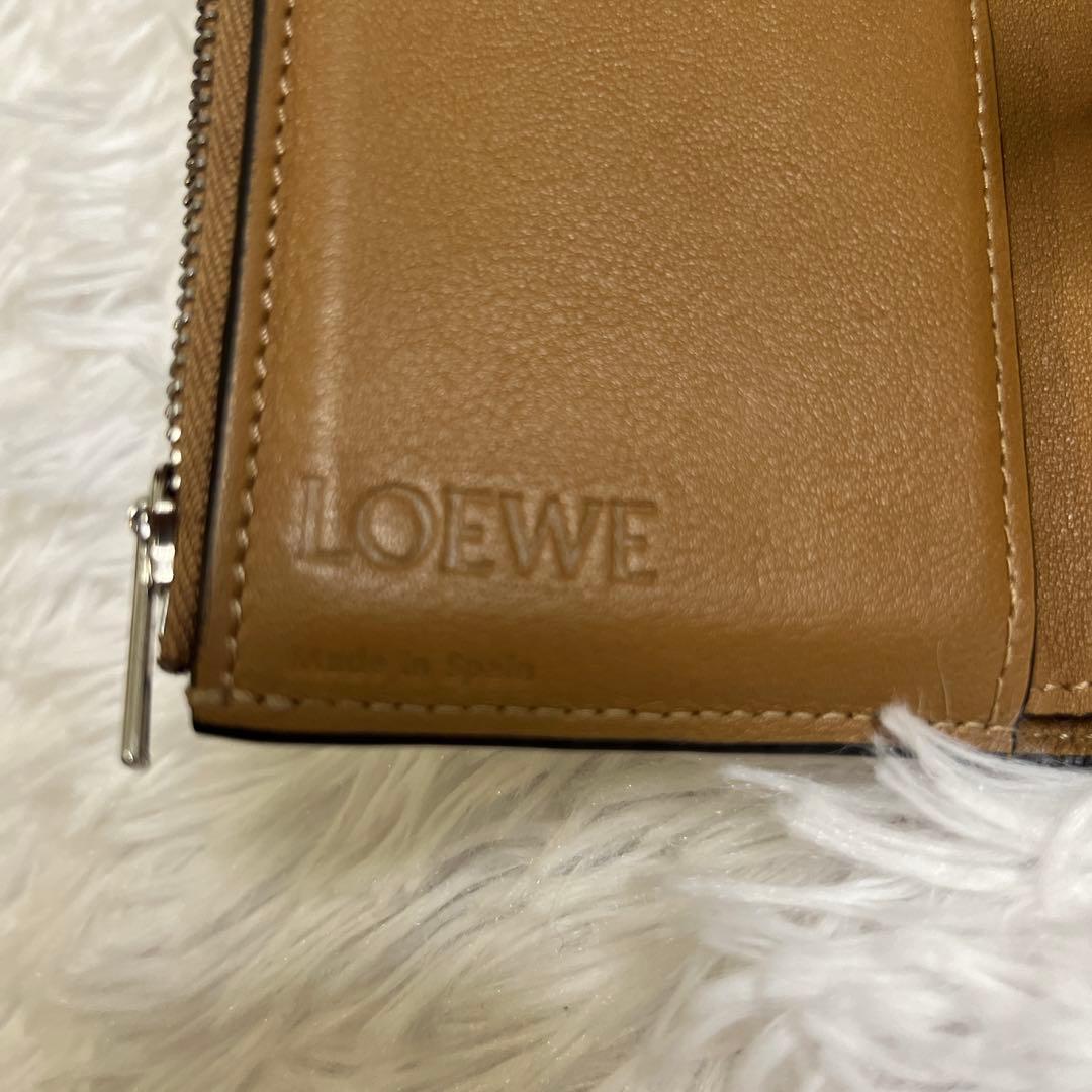 LOEWE ロエベ　バーティカルウォレット　三つ折り財布　アナグラム　グリーン