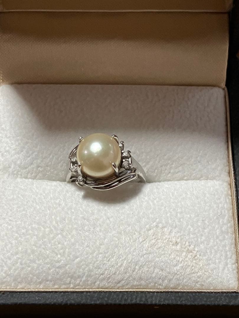 プラチナパールリング クラシックデザインダイヤリング