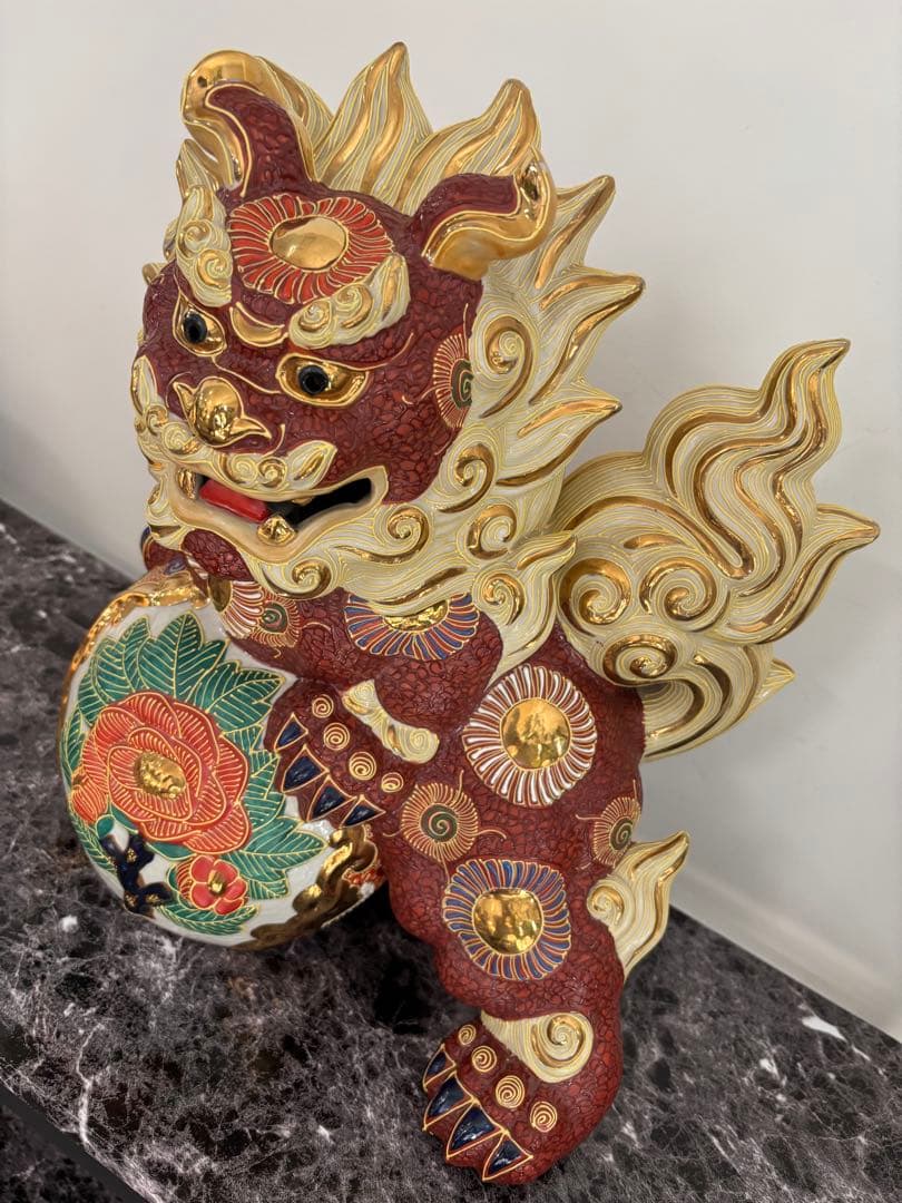 九谷焼 シーサー 唐獅子　九谷八幡窯　金彩　椿　魔除け　守り神