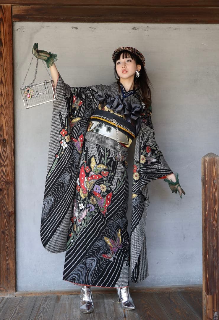 振袖 フルセット 黒総絞り バタフライ カラフル ラメ 新品小物