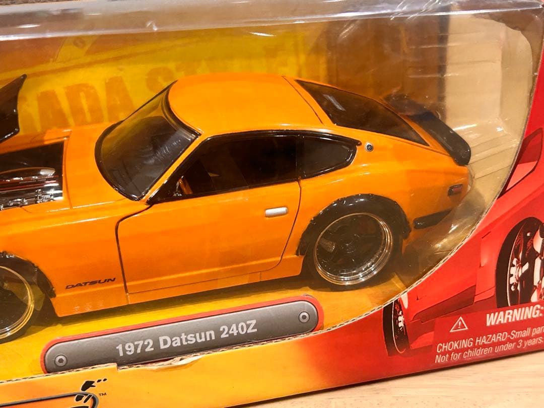 1972 Datsun 240Z 1/24スケールモデル　オレンジ　ミニカー