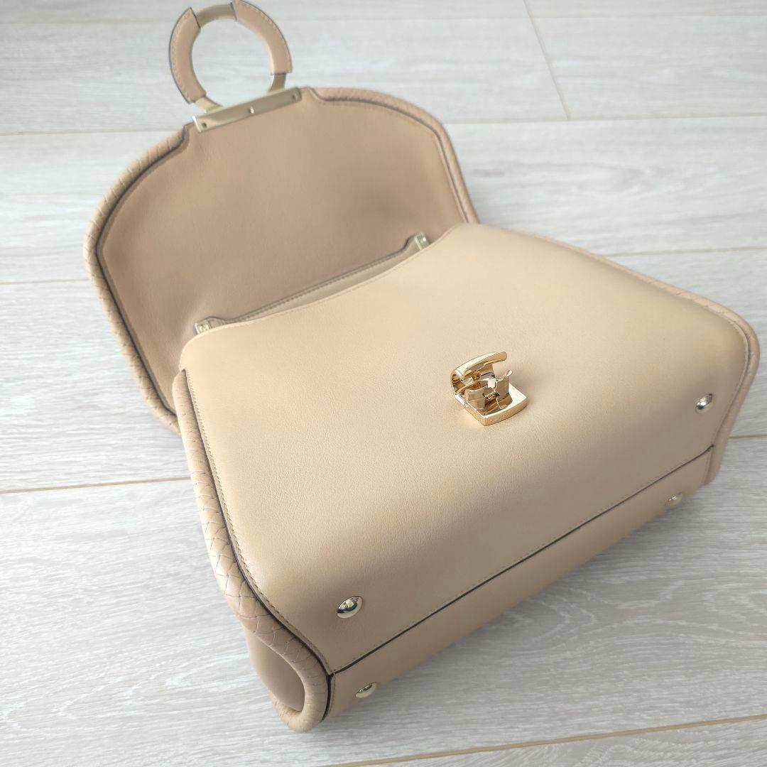 極美品【フェラガモ】マーゴット　ガンチーニ　2way　 ハンドバッグ