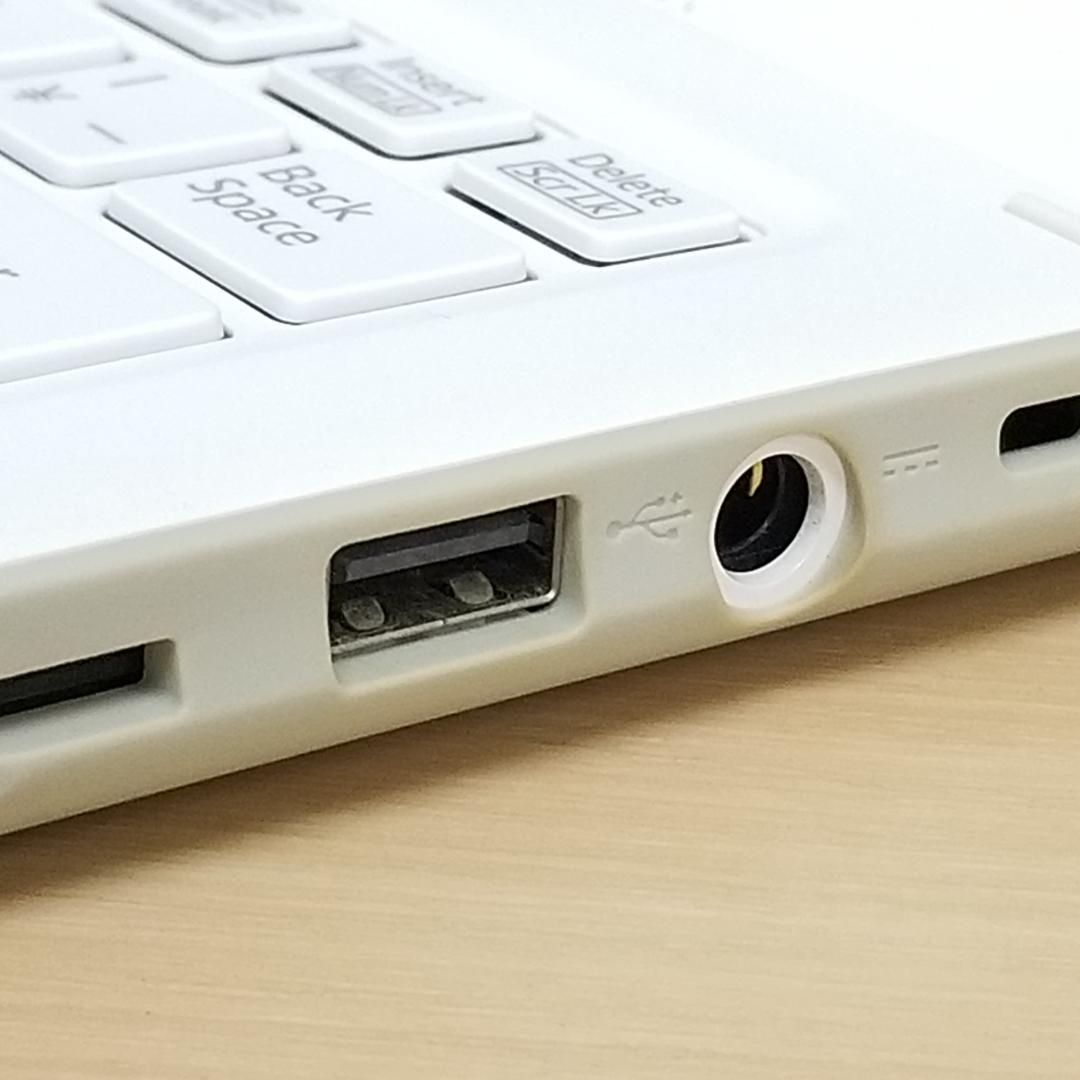 美品 SSD 即使用可ノートPC FUJITSU (E1307)