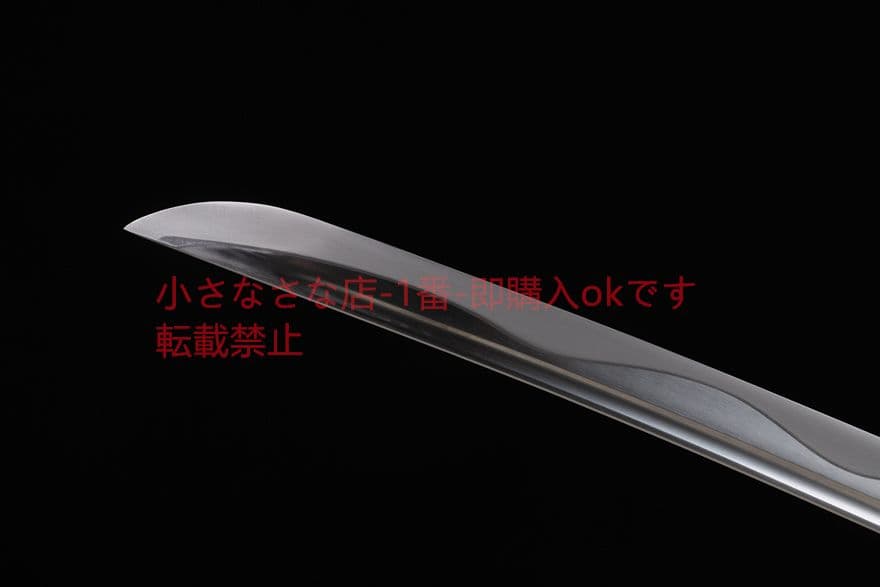 武士の刀を磨く 武具　刀装具　日本刀　模造刀 居合刀