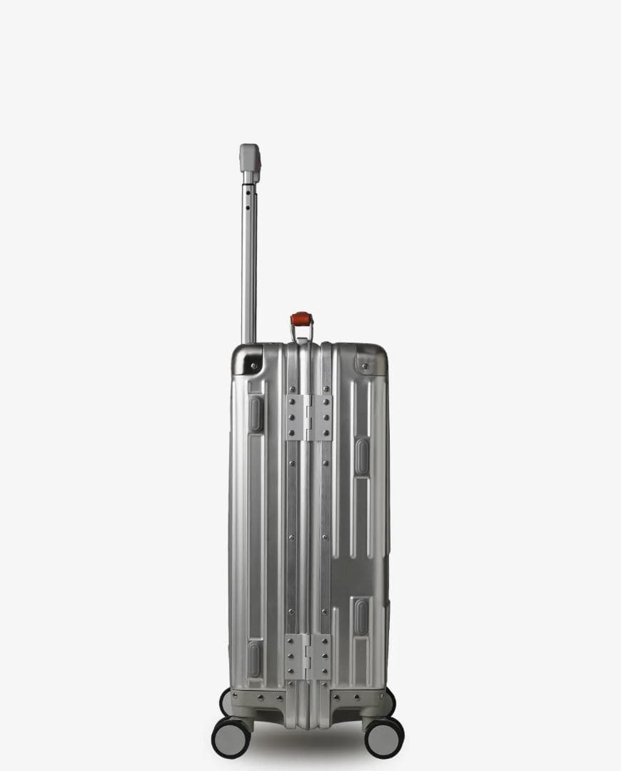 イノベーター アルミスーツケース シルバー INV1811STP キャリーケース